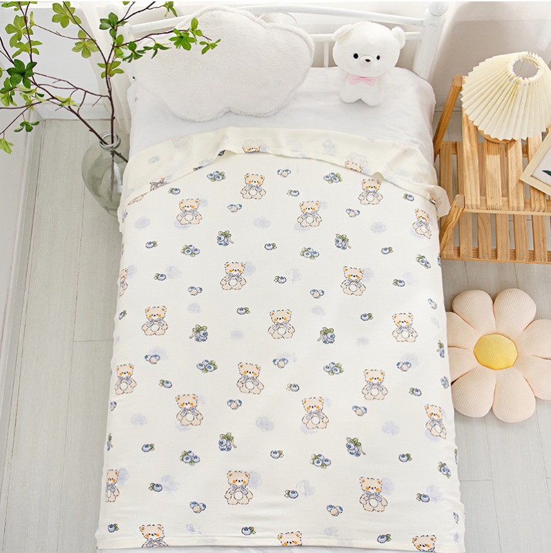Dvigubo sluoksnio vaiko pledas iš viskozės, vasaros lengvas pledas, animacinis raštas, pirmosios kokybės