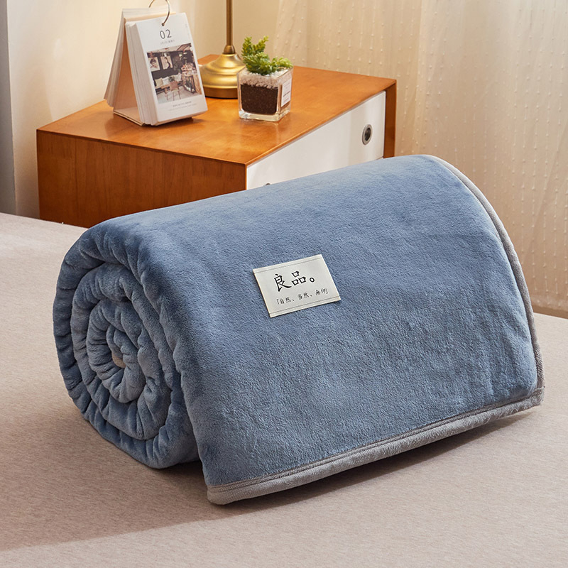 Pienas velūro pledas, Type A storintas, vieno tono raštas, 300–500 g, visoms sezonoms, šiuolaikiškas minimalistinis stilius