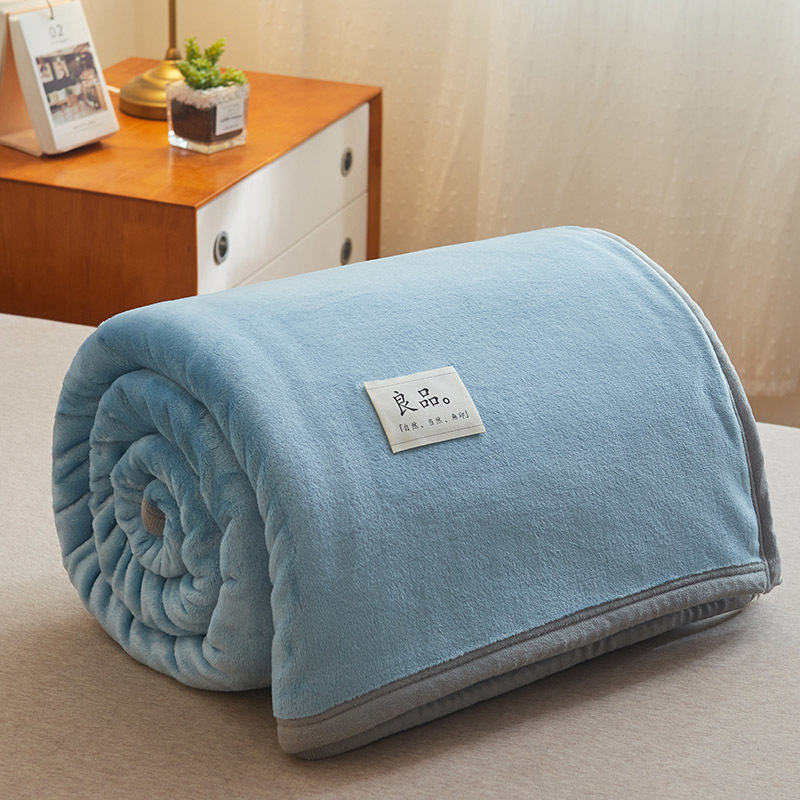 Pienas velūro pledas, Type A storintas, vieno tono raštas, 300–500 g, visoms sezonoms, šiuolaikiškas minimalistinis stilius