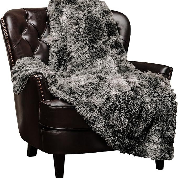 Flanelinė pledė, poliesterio pluoštas, 300–500 g svoris, pritaikoma, visoms sezonoms