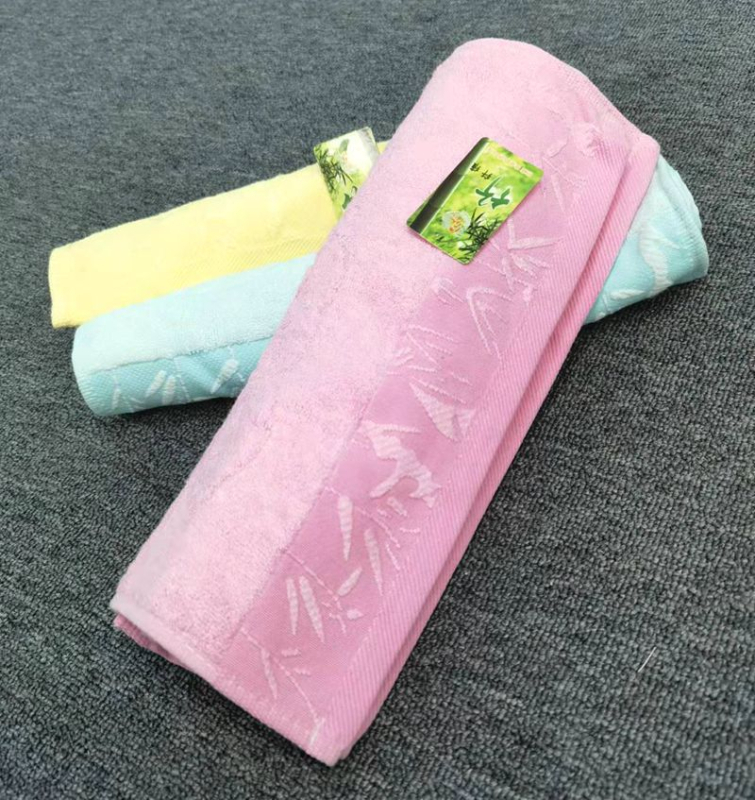Uterak od bambusovih vlakana, Jacquard tkanina, 32S pređa, 100–120 g, 99% bambusova vlakna, za lice