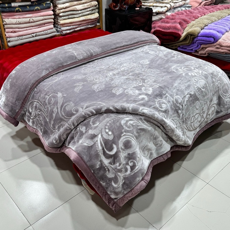 Dėka su reljefiniu debesų raštu, 5 kg, dvigubo storio kraštas, 100% poliesteris, žiemai