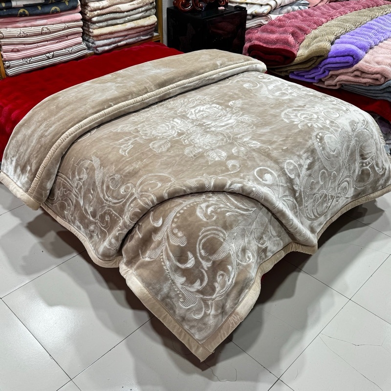 Dėka su reljefiniu debesų raštu, 5 kg, dvigubo storio kraštas, 100% poliesteris, žiemai