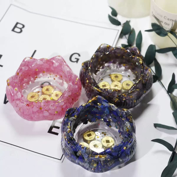 Galda dekors no sveķiem ar kristāla šķembām — Show mine zīmols, mūsdienīgs minimālisma stils, dekori, gatavs dāvanai