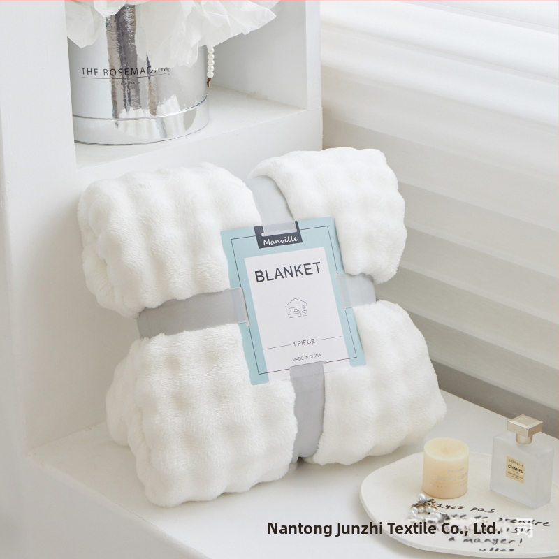 Koralinio veliūro antklodė, vieno sluoksnio, dviejų pusių, 100% poliesteris, svoris 300, pavasario–rudens naudojimui