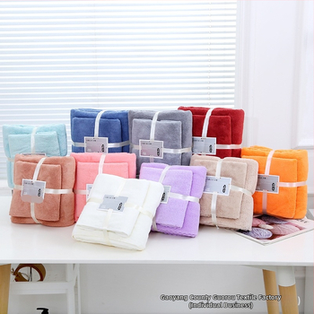 Dušas dvieļu komplekts ar korāla flīsu malu | 360 g/m², vājš griežams pavedums, vienkāršs audums, logotipa drukāšana pieejama