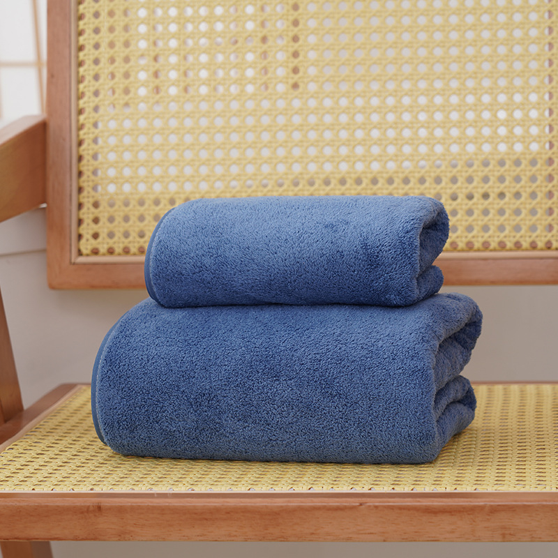 Fürdőlepedő korall plüssből, 150D, 200–300 g, szegélyezett varrás