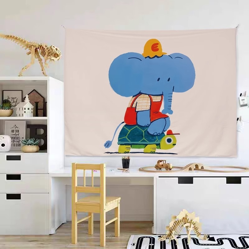 Gobelenas - pūkus poliesteris, animacinis stilius, stačiakampė forma, mašininis audimas, galima plauti mašinoje