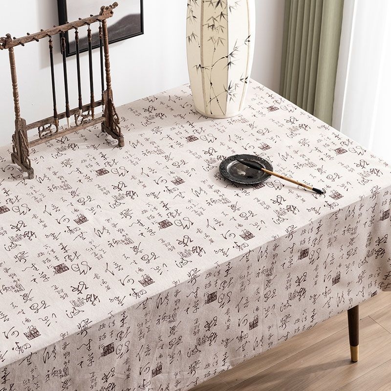 Galdauts ar senās kaligrāfijas motīvu, kokvilnas-linē audums, taisnstūrveida, piemērots tējas galdam