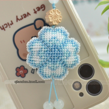 Új gyöngyhímzés kezdőknek — négylevelű lóhere motívum, nyakpánt és kulcstartó, textil hímzés