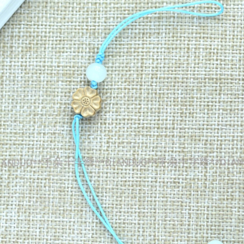 Új gyöngyhímzés kezdőknek — négylevelű lóhere motívum, nyakpánt és kulcstartó, textil hímzés