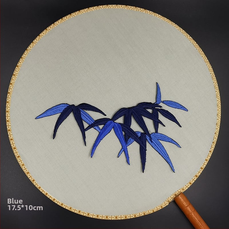 Poliesterinė aplikacija su lipnia baze – skirta drabužiams, galima lyginti arba siūti.