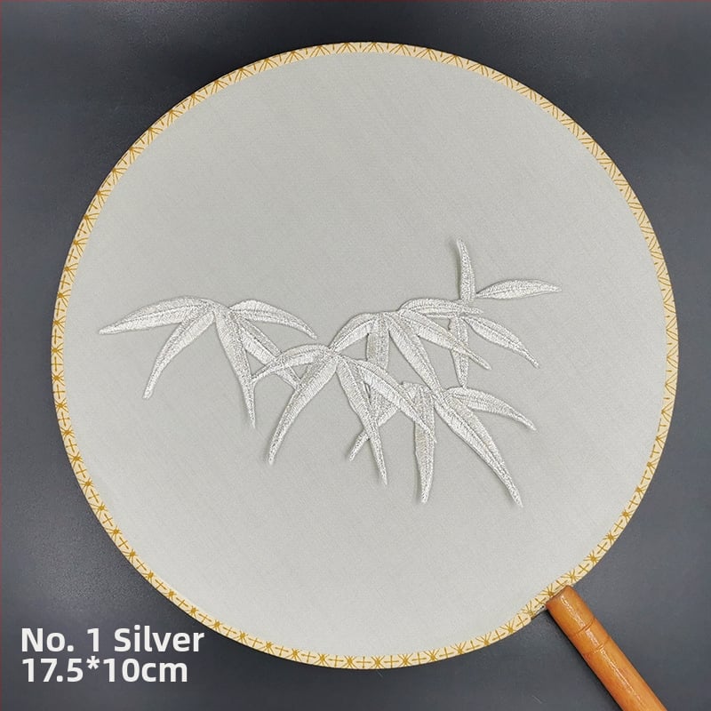 Poliesterinė aplikacija su lipnia baze – skirta drabužiams, galima lyginti arba siūti.