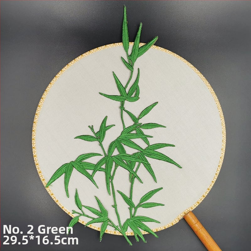 Poliesterinė aplikacija su lipnia baze – skirta drabužiams, galima lyginti arba siūti.