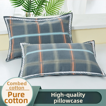 Spilvens pārvalks no vecas rupjas auduma ar izdrukātu mežģīnes rakstu, poliestera audums, daļēji aktīvs krāsojums, pielāgojams