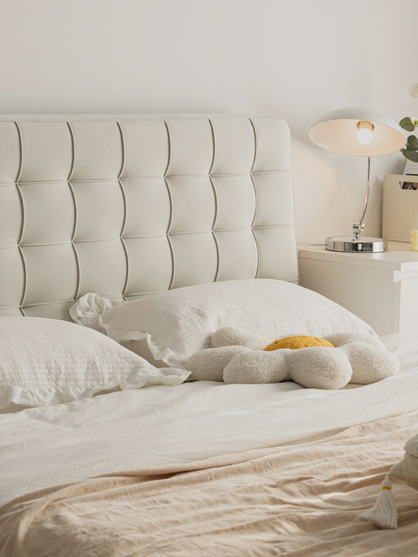 Galvas spilvens gultnei – vienkāršs un mūsdienīgs stils, pildījums: putu, vāka materiāls: cits materiāls, šūšanas process: cits