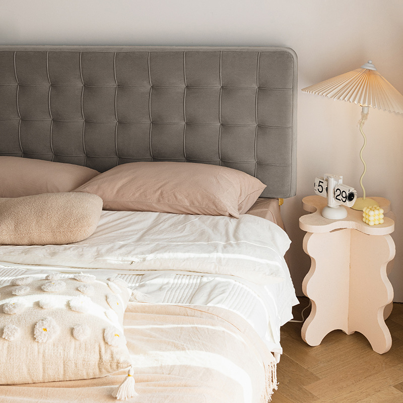 Galvas spilvens gultnei – vienkāršs un mūsdienīgs stils, pildījums: putu, vāka materiāls: cits materiāls, šūšanas process: cits