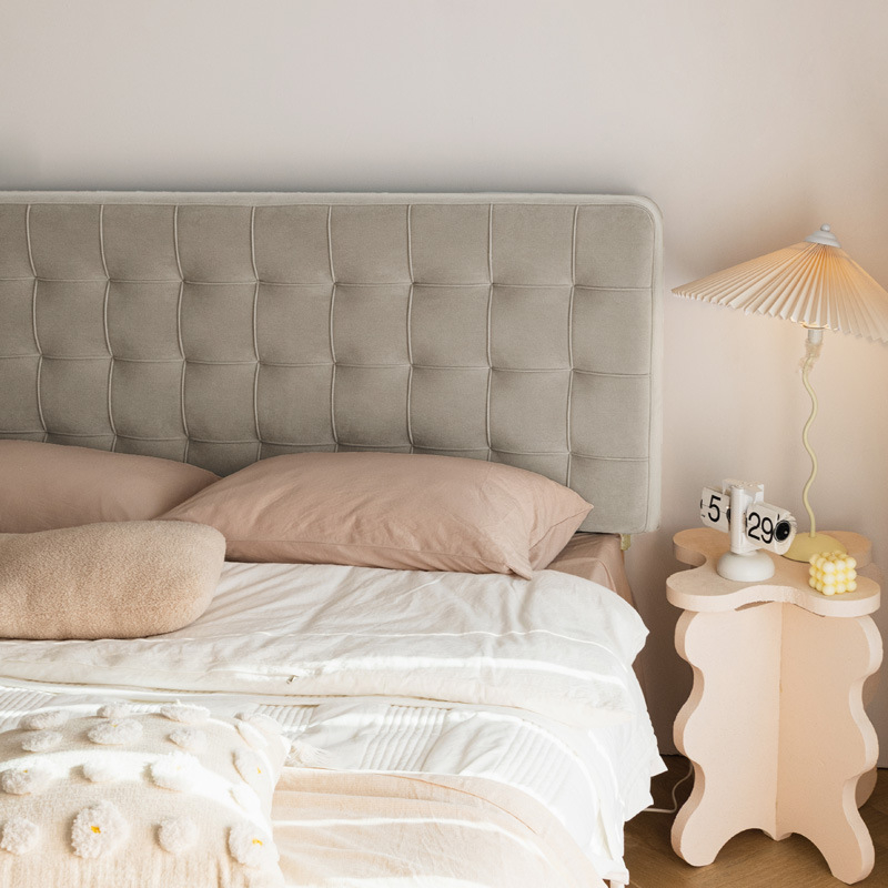 Galvas spilvens gultnei – vienkāršs un mūsdienīgs stils, pildījums: putu, vāka materiāls: cits materiāls, šūšanas process: cits