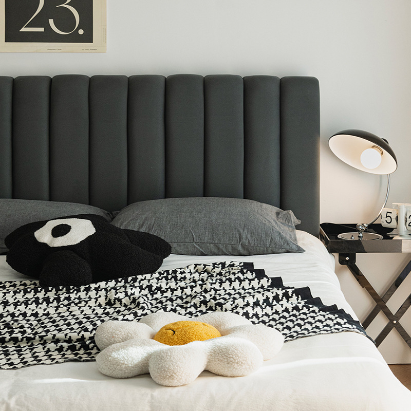 Galvas spilvens gultnei – vienkāršs un mūsdienīgs stils, pildījums: putu, vāka materiāls: cits materiāls, šūšanas process: cits