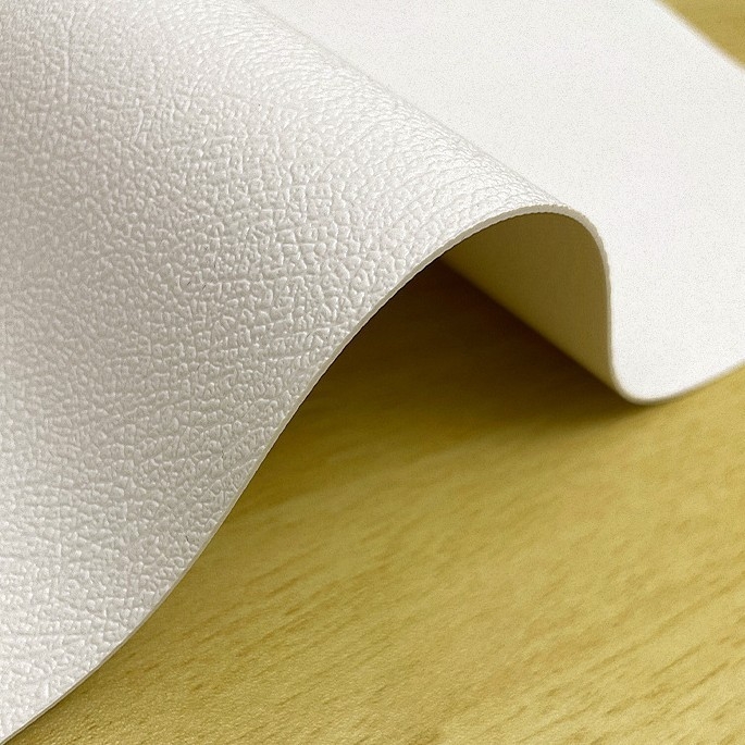 PVC mēbeļu virsmas aizsargpamatne — taisnstūra, ūdensnecaurlaidīga, eļļas noturīga, pretapdeguma un siltuma izolācijai, ar karikatūru motīvu un mīļiem dzīvniekiem.