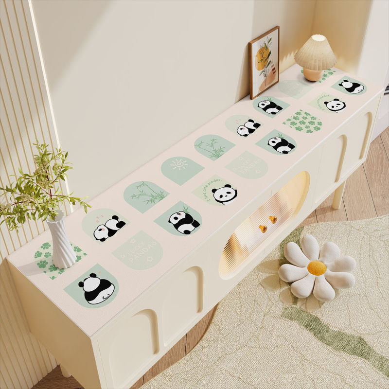 PVC mēbeļu virsmas aizsargpamatne — taisnstūra, ūdensnecaurlaidīga, eļļas noturīga, pretapdeguma un siltuma izolācijai, ar karikatūru motīvu un mīļiem dzīvniekiem.