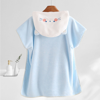 Baba viselhető kapucnival ellátott fürdőlepedő – poliészter 150D