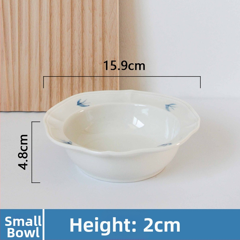 Portselanist taldrik reliefi motiiviga – ebatavalise kujuga, kaasaegne minimalistlik stiil, mikrolaineahjuks sobiv