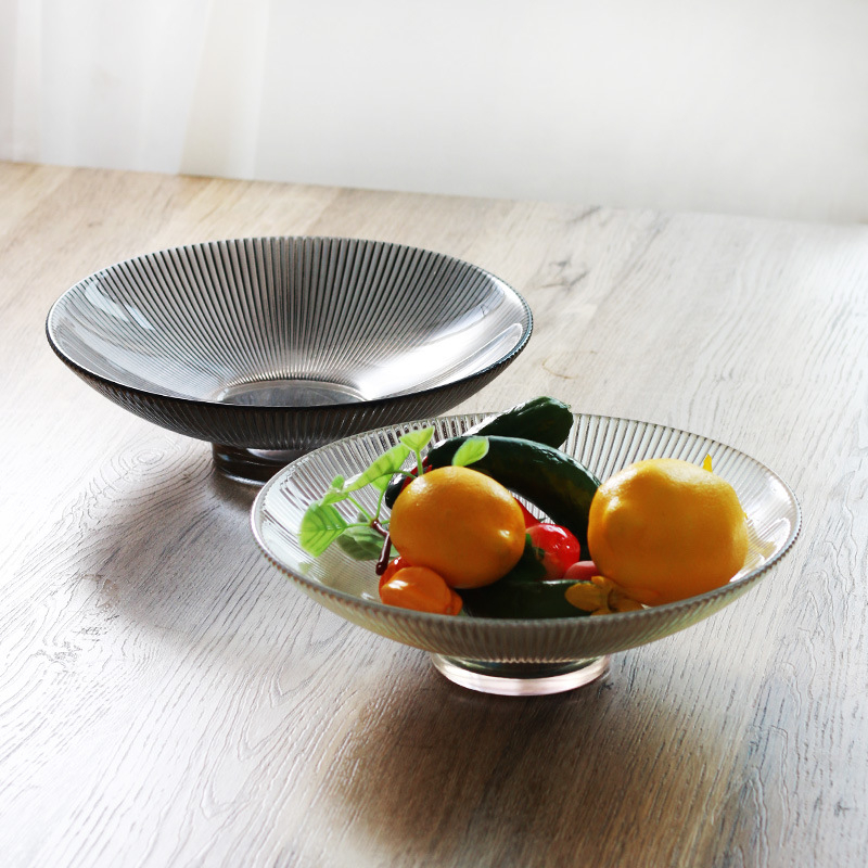 Klaasist puuviljataldrik, ümmargune, triibuline muster, moodsalt minimalistlik stiil, pinnatöötlus: elektroplaadimine