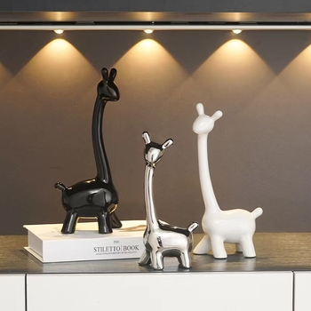 Elnių šeimos figūrėlės rinkinys – keraminiai papuošalai, šiuolaikinio meno stilius, elektroplatingas, Lei xinda