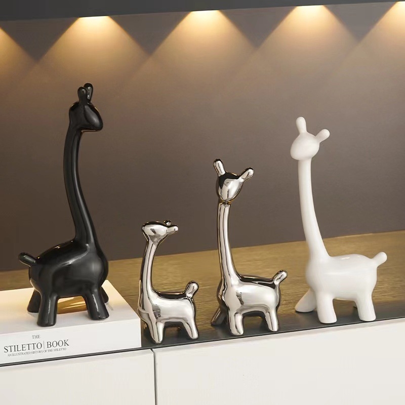 Elnių šeimos figūrėlės rinkinys – keraminiai papuošalai, šiuolaikinio meno stilius, elektroplatingas, Lei xinda