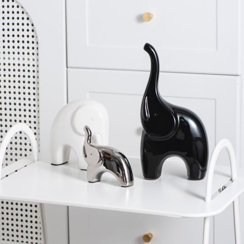 Elnių šeimos figūrėlės rinkinys – keraminiai papuošalai, šiuolaikinio meno stilius, elektroplatingas, Lei xinda