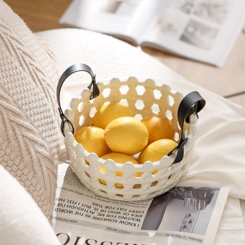 Porcelāna augļu grozs ar režģveida atverēm, Creative Light Luxury stils, pirmās klases kvalitāte, zīmols Magnesium couplet, 2024. gadā klajā nācis.