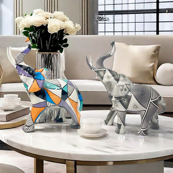 Dramblys iš sintetinių dervų – meno dekoras (Sintetinė derva; Šiuolaikinis menas; Dervos amatai; Tinka įėjimo erdvei arba televizoriaus spintai)