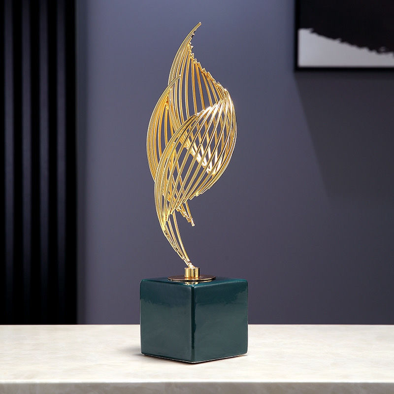 Viesistabas dekoratīvo figūru komplekts, balta porcelāna, ģeometriskas formas, mūsdienīgs minimālisms — dāvana jaunam mājoklim