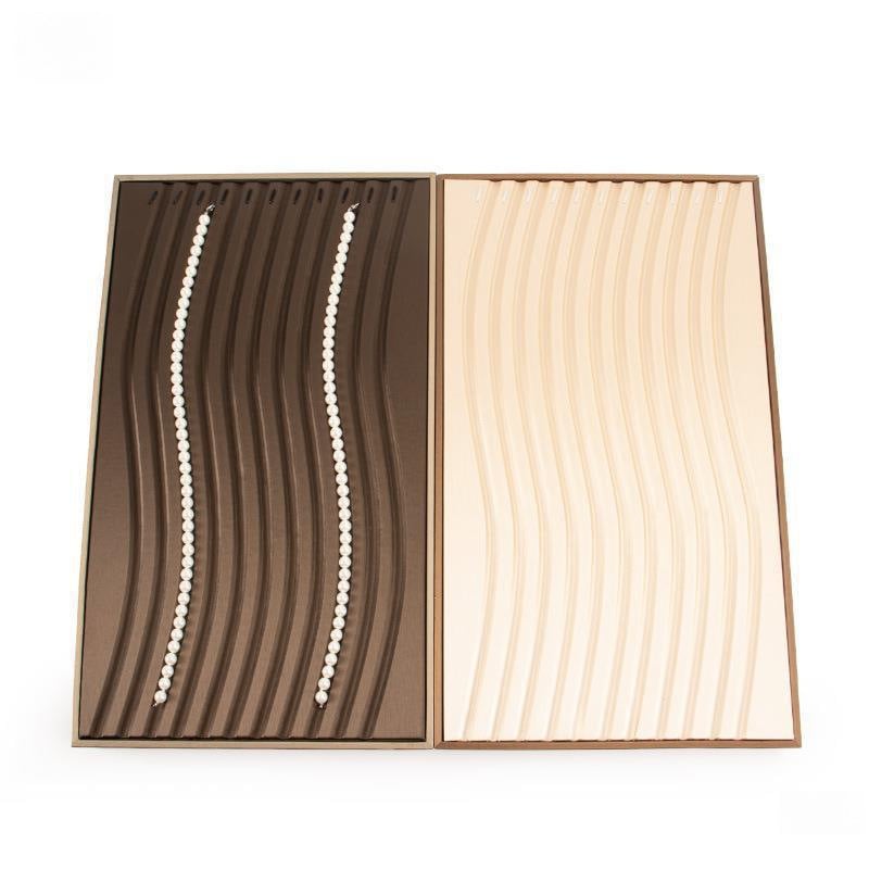 Rotaslietu displeja kārba ar pērļu kaklarotas trauku, pērļu fotodisplejs, bez privātas zīmola, mākslas stils, 2023. gada pavasaris