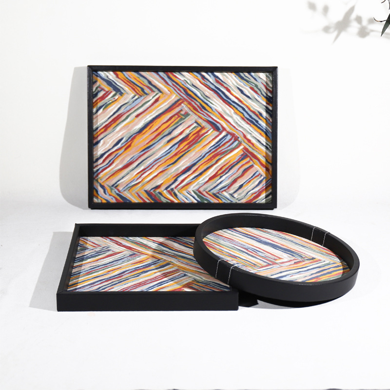 Koka aromaterapijas trauks ar ādas apmali, rokdarbs, mūsdienīgs minimālisma stils, virsma ar intarsiju, krāsots