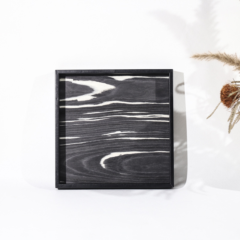 Koka aromaterapijas trauks ar ādas apmali, rokdarbs, mūsdienīgs minimālisma stils, virsma ar intarsiju, krāsots