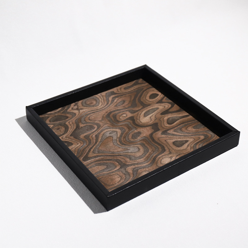 Koka aromaterapijas trauks ar ādas apmali, rokdarbs, mūsdienīgs minimālisma stils, virsma ar intarsiju, krāsots