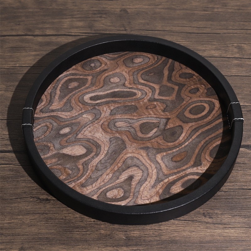 Koka aromaterapijas trauks ar ādas apmali, rokdarbs, mūsdienīgs minimālisma stils, virsma ar intarsiju, krāsots