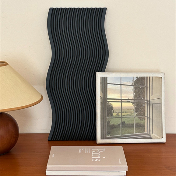 Puidust taldrik (beech wood), ebatavalise kujuga, kerge luksus-stiiliga, poleeritud pind, sobiv hotellidele, toidule ja kohvi serveerimiseks