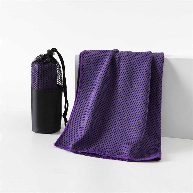 Fitnesz sport törölköző - hűsítő, nedvszívó, gyorsan száradó; poliészter, AB szál, sima szövés, 130 g/m² (polyester; AB yarn; plain weave; 130 g/m²)