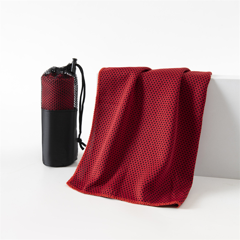 Fitnesz sport törölköző - hűsítő, nedvszívó, gyorsan száradó; poliészter, AB szál, sima szövés, 130 g/m² (polyester; AB yarn; plain weave; 130 g/m²)