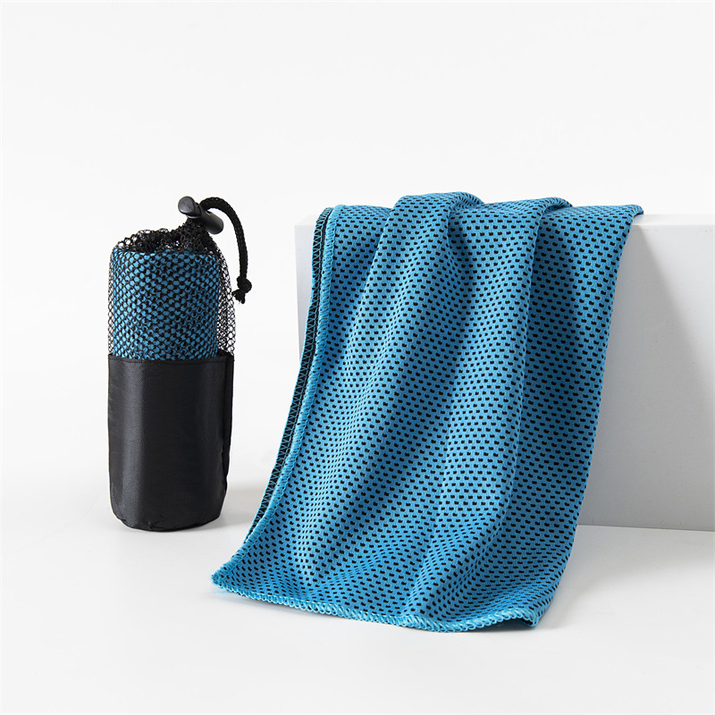 Fitnesz sport törölköző - hűsítő, nedvszívó, gyorsan száradó; poliészter, AB szál, sima szövés, 130 g/m² (polyester; AB yarn; plain weave; 130 g/m²)