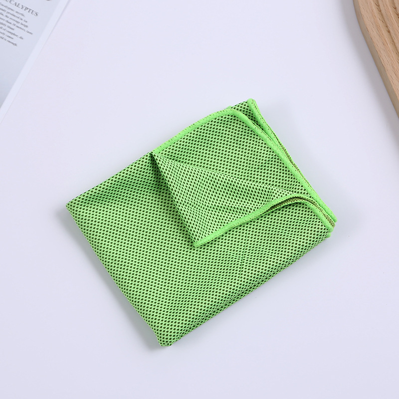 Sport törölköző hűtő funkcióval, 80% poliészter + 20% poliamid, 140 g, logó nyomtatva