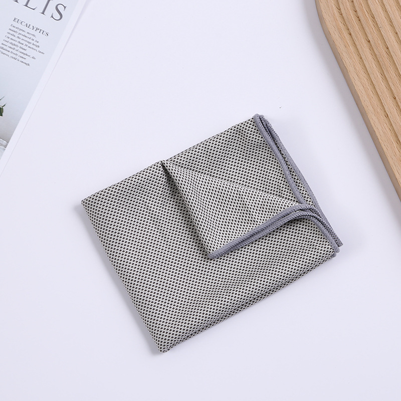 Sport törölköző hűtő funkcióval, 80% poliészter + 20% poliamid, 140 g, logó nyomtatva