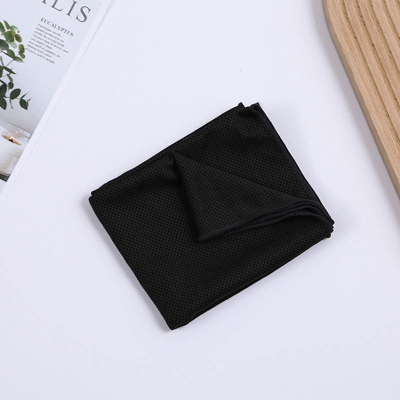 Sport törölköző hűtő funkcióval, 80% poliészter + 20% poliamid, 140 g, logó nyomtatva