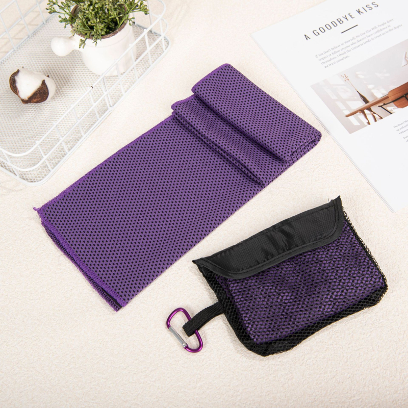 Sporttörölköző hűtő funkcióval, poliészter, gyors száradás, vízfelvétel 0–5 s, 130 g/m²