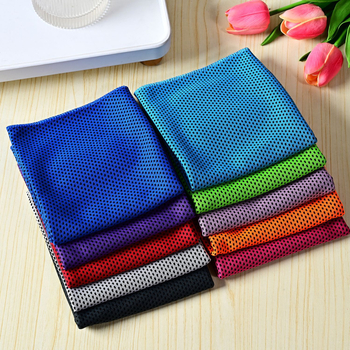 Holy One sport törölköző, poliészter anyag, hűtő és gyors száradás, nyomtatott logó, testre szabható.