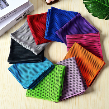 Holy One sport törölköző, poliészter anyag, hűtő és gyors száradás, nyomtatott logó, testre szabható.