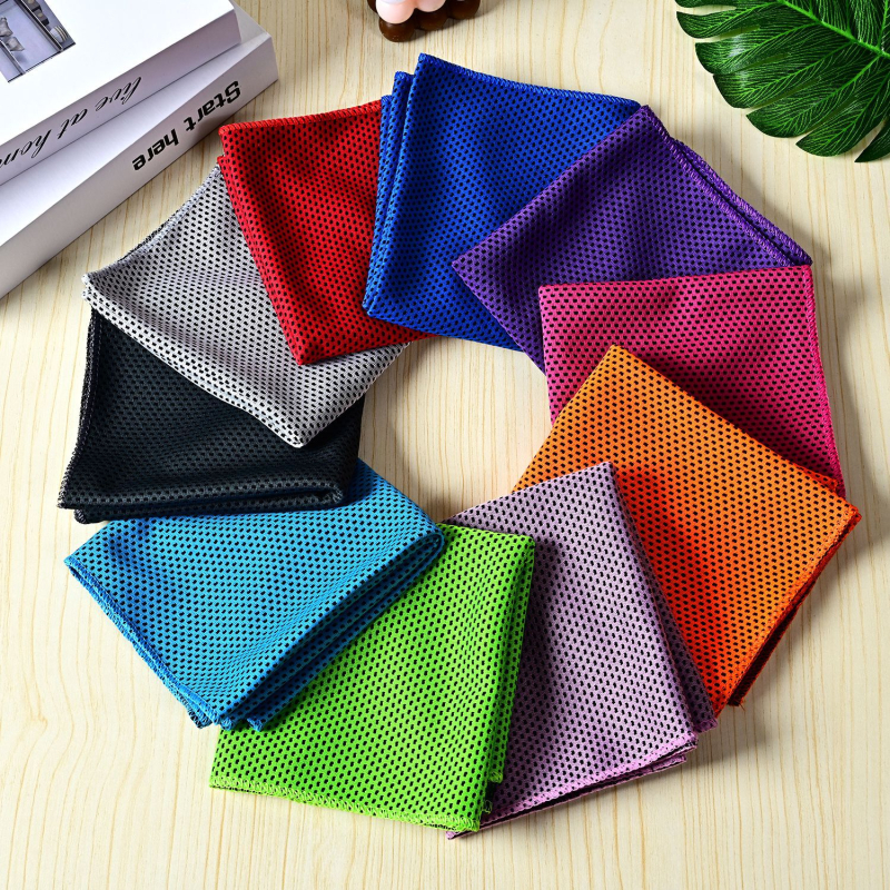 Holy One sport törölköző, poliészter anyag, hűtő és gyors száradás, nyomtatott logó, testre szabható.